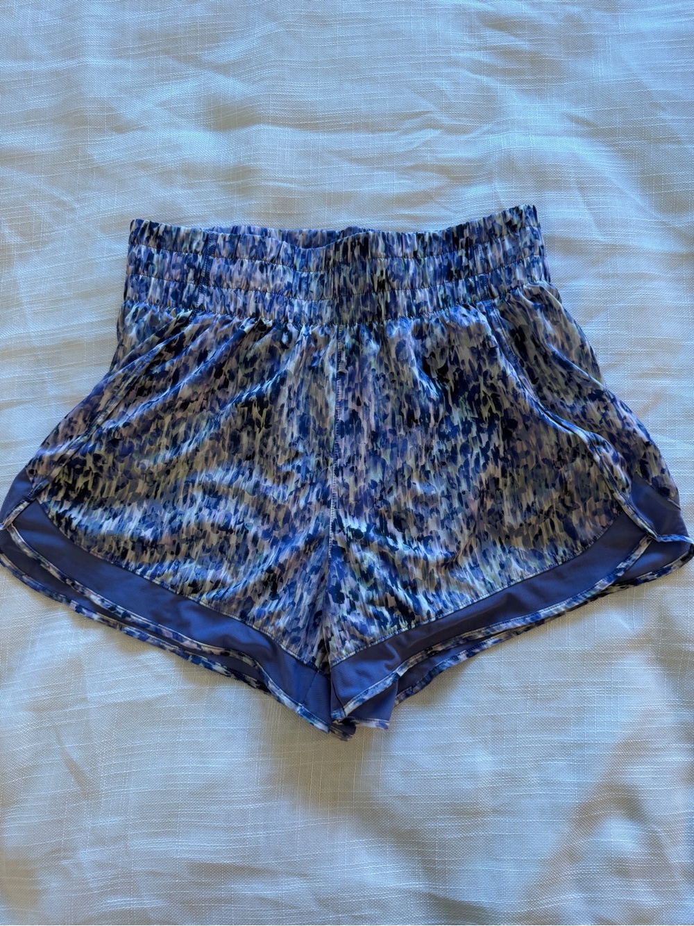Athleta High Rise Mesh Racer Run 3" Shorts Purple Abstract Print Small